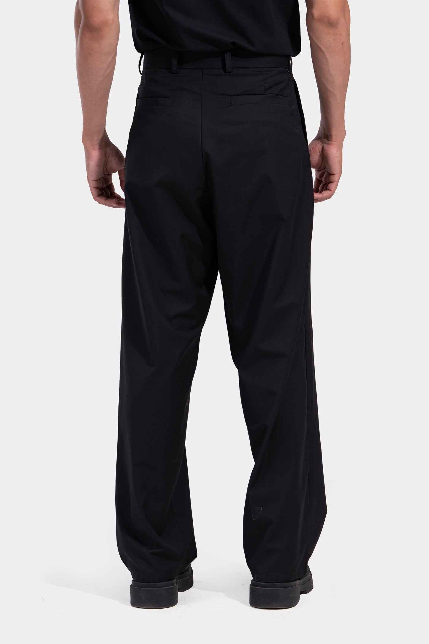 Tapered Waist Pleated Pants