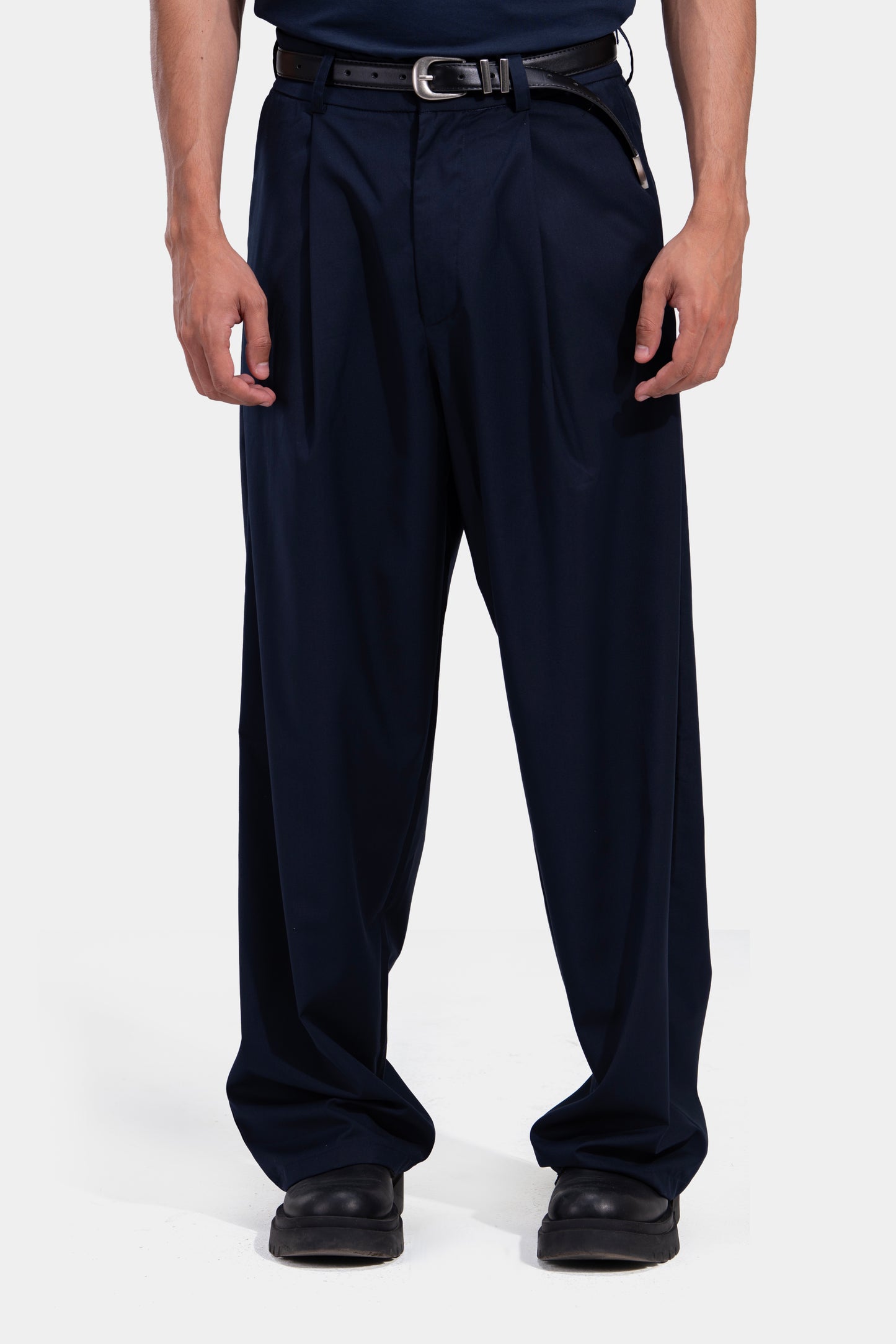 Tapered Waist Pleated Pants