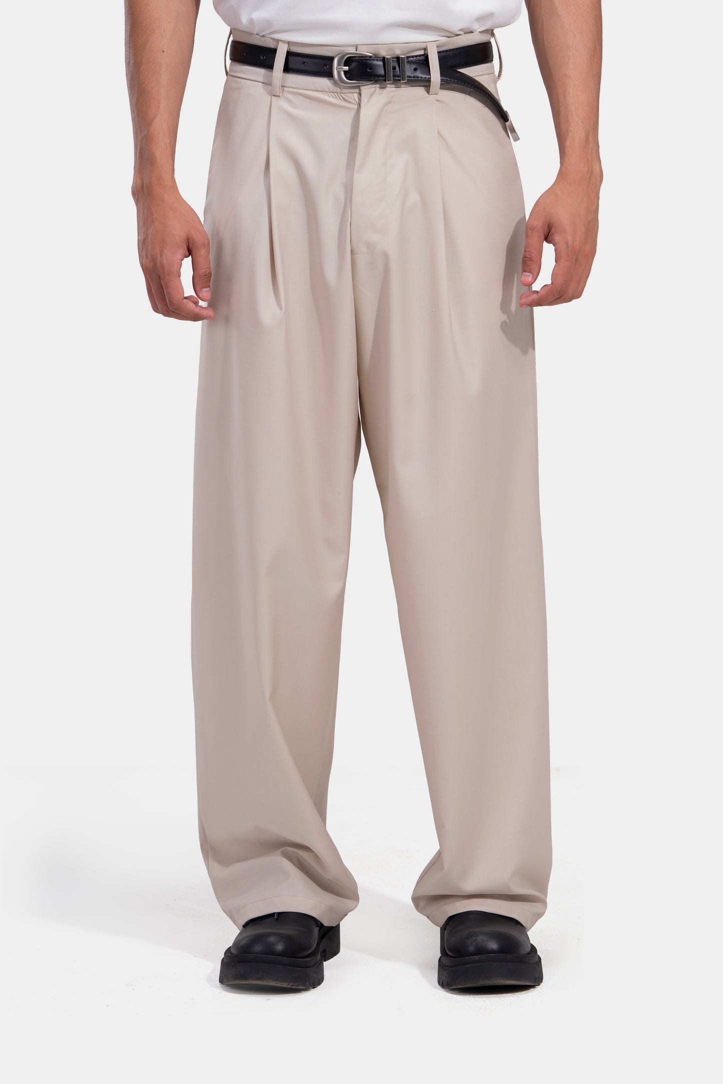 Tapered Waist Pleated Pants