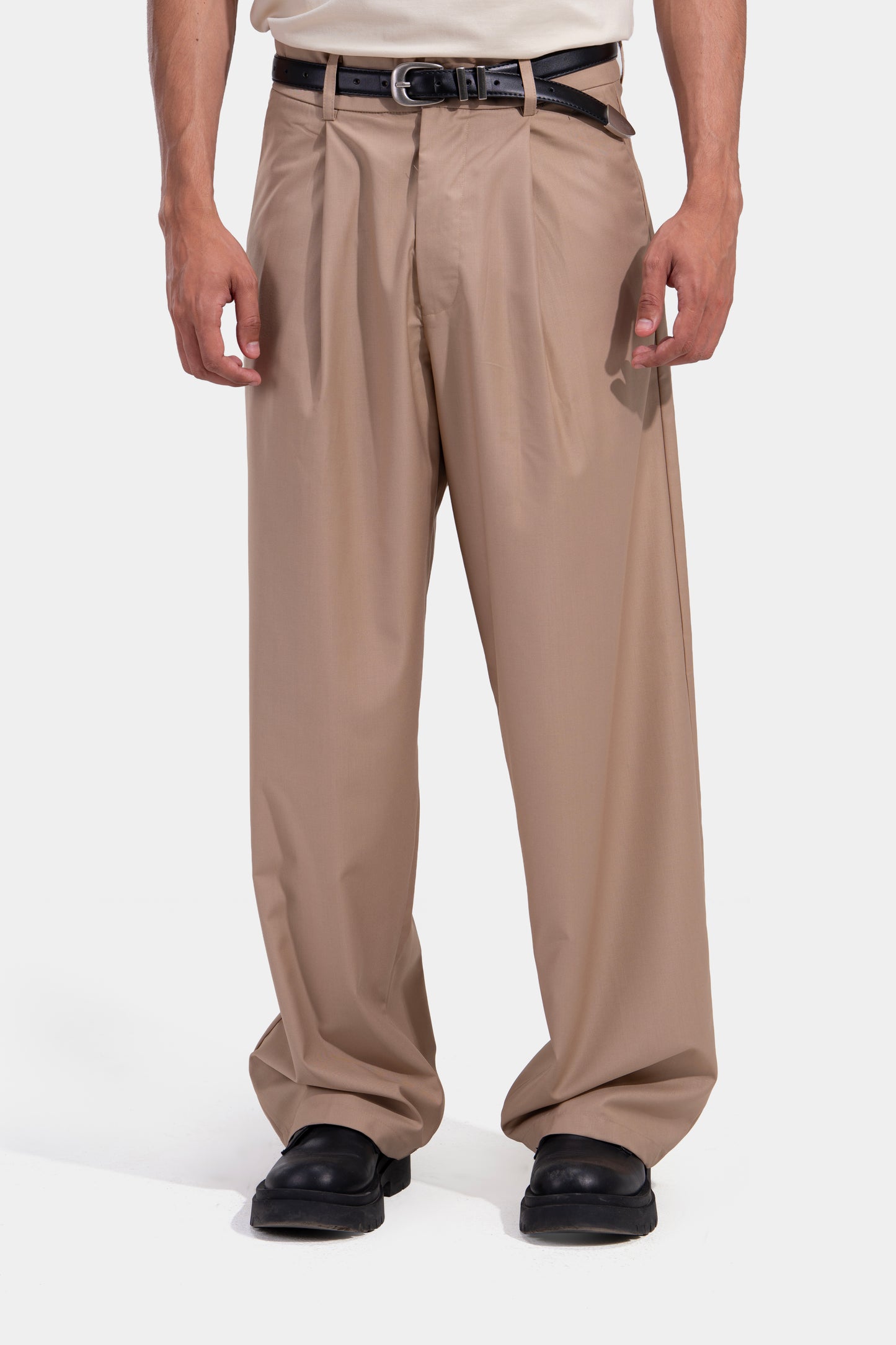 Tapered Waist Pleated Pants